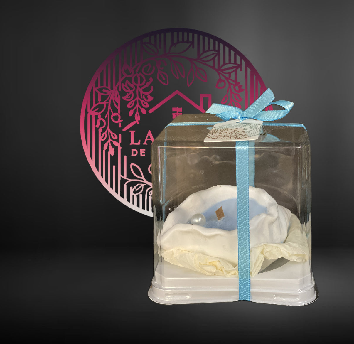 Handmade Shell candle by La Casa de Las Flores